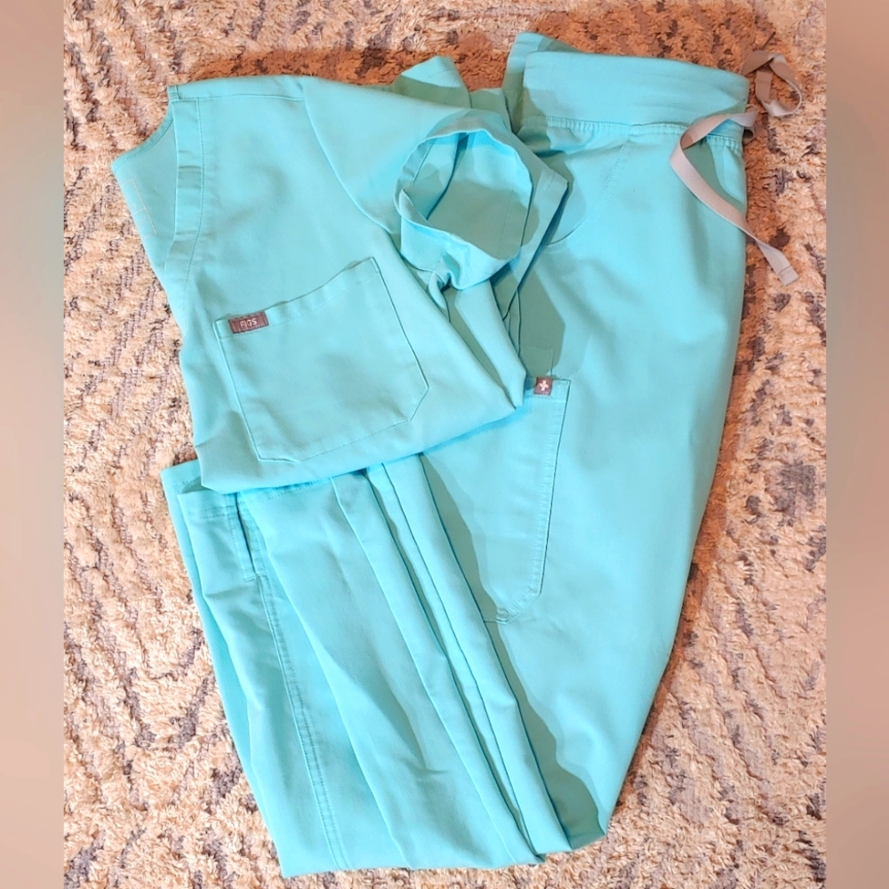 Figs seaglass catarina top and kade cargo pants